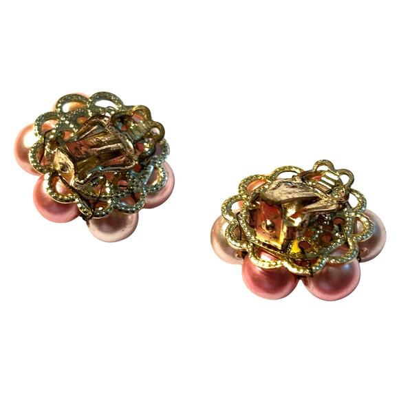 Clip on earrings pink beaded rounds clusters classic mid century vintage 1960’s - Picture 2 of 6